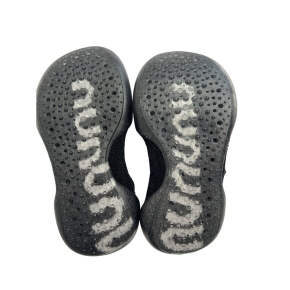 Nununu Collegien Roar Slippers in Black - Picture 8 of 9